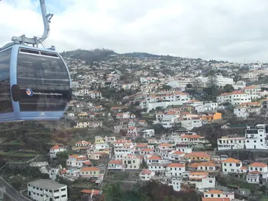 Suasana pemukiman di Kawasan San Antonio, Funchal, Portugal. Kota tersebut merupakan tempat kelahiran dan tumbuh besar bintang sepak bola Real Madrid, Cristiano Ronaldo. (Bola.com/Reza Khomaini)