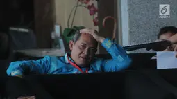 Kadis Lingkungan Hidup Provinsi Kalteng Fahrizal Fitri menunggu untuk menjalani pemeriksaan oleh penyidik KPK, Jakarta, Rabu (5/12). Fahrizal diperiksa terkait kasus dugaan suap terhadap anggota DPRD Kalimantan Tengah (Kalteng). (Merdeka.com/Dwi Narwoko)
