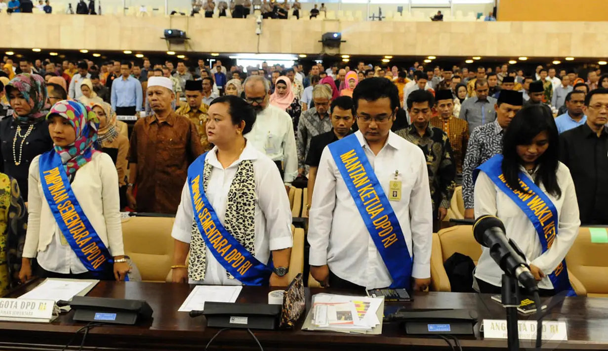 Jelang pelantikan anggota DPR dan DPD RI, gladi resik digelar di Ruang Paripurna DPR, Jakarta, (30/9/14). (Liputan6.com/Andrian M Tunay) 