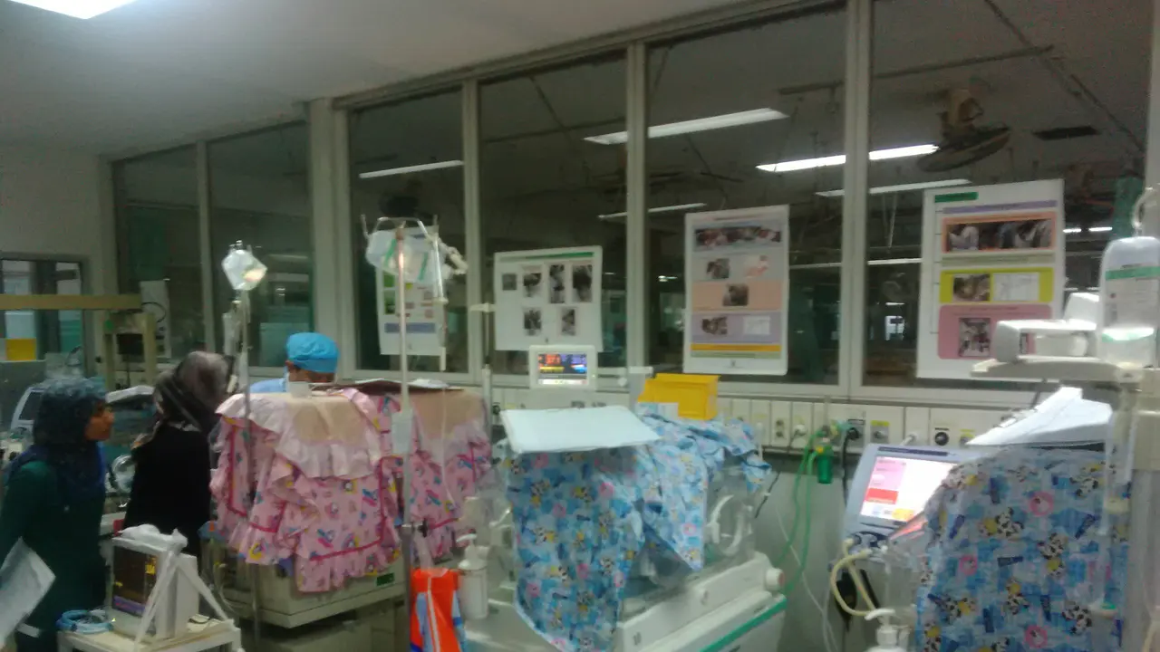 Bayi Kembar Empat