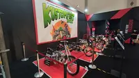 Lima builder asal Jepang yang memboyong motor kustom garapannya untuk ditampilkan di Kustomfest 2022. (Septian / Liputan6.com)