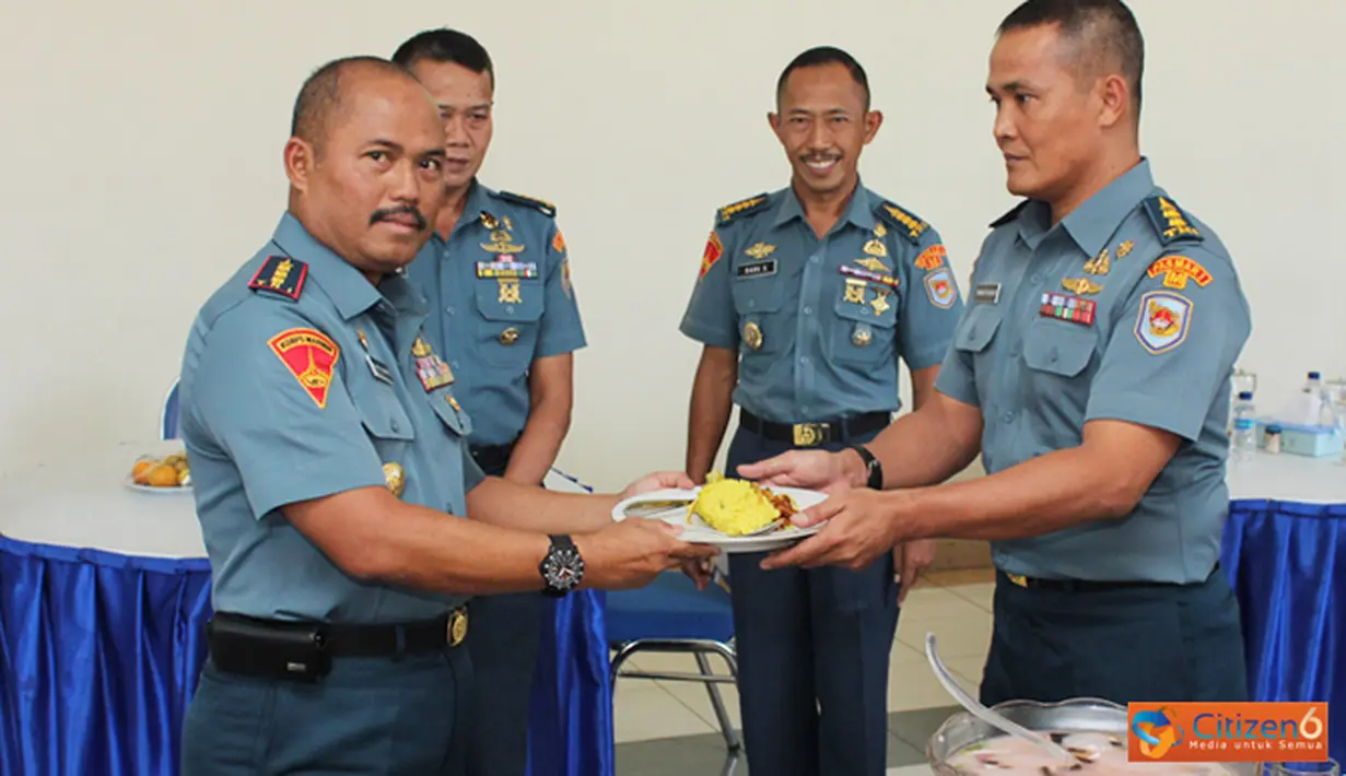 Citizen6, Sidoarjo: Hadir dalam acara tersebut Kepala Staf Pasmar-1 Kolonel Marinir Dedi Suhendar para Asisten Pasmar-1, para Dankolak/Satlak Pasmar-1 dan para pejabat teras di jajaran Pasmar-1. (Pengirim: Budi Abdillah)