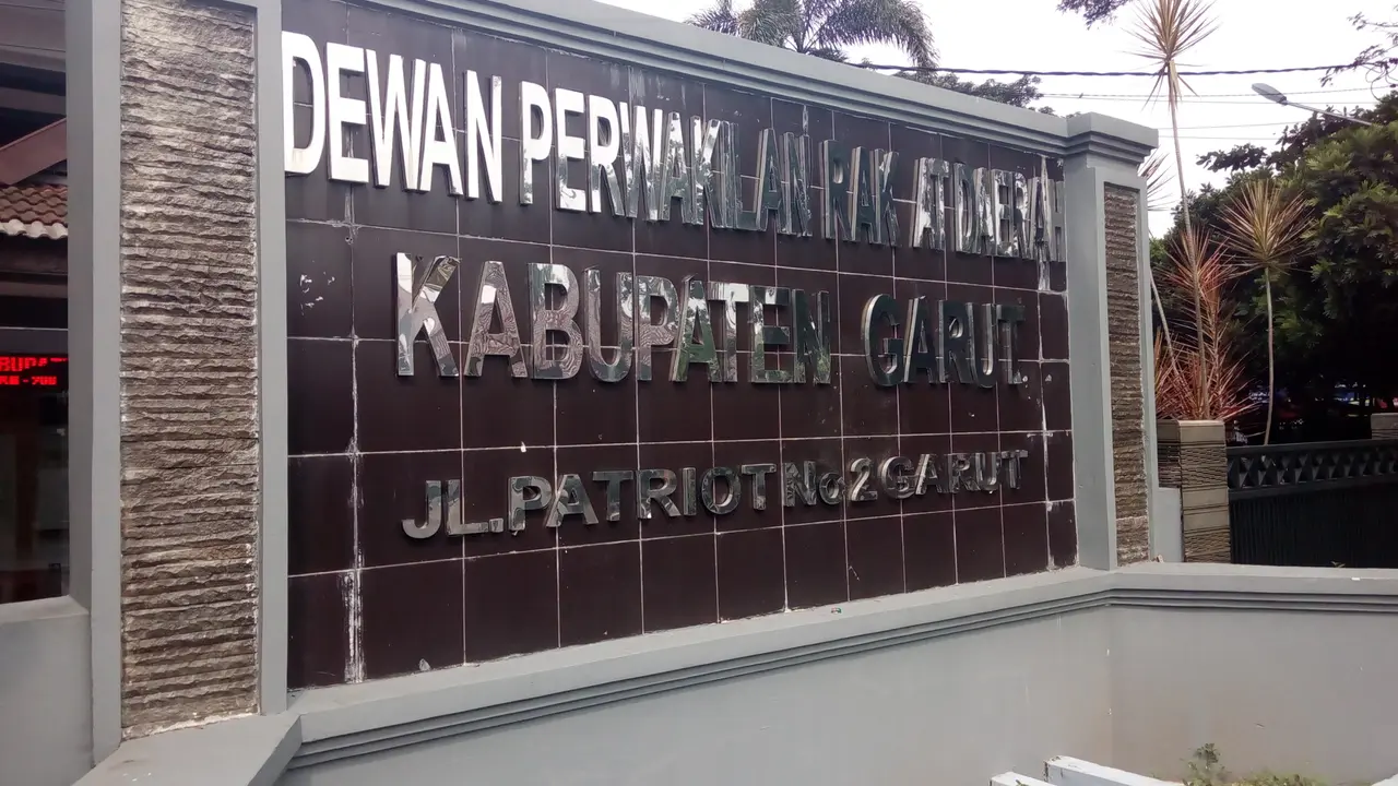 Gedung DPRD Garut di jalan Patriot, Sukagalih, Kompleks Perkantoran Pemda Garut