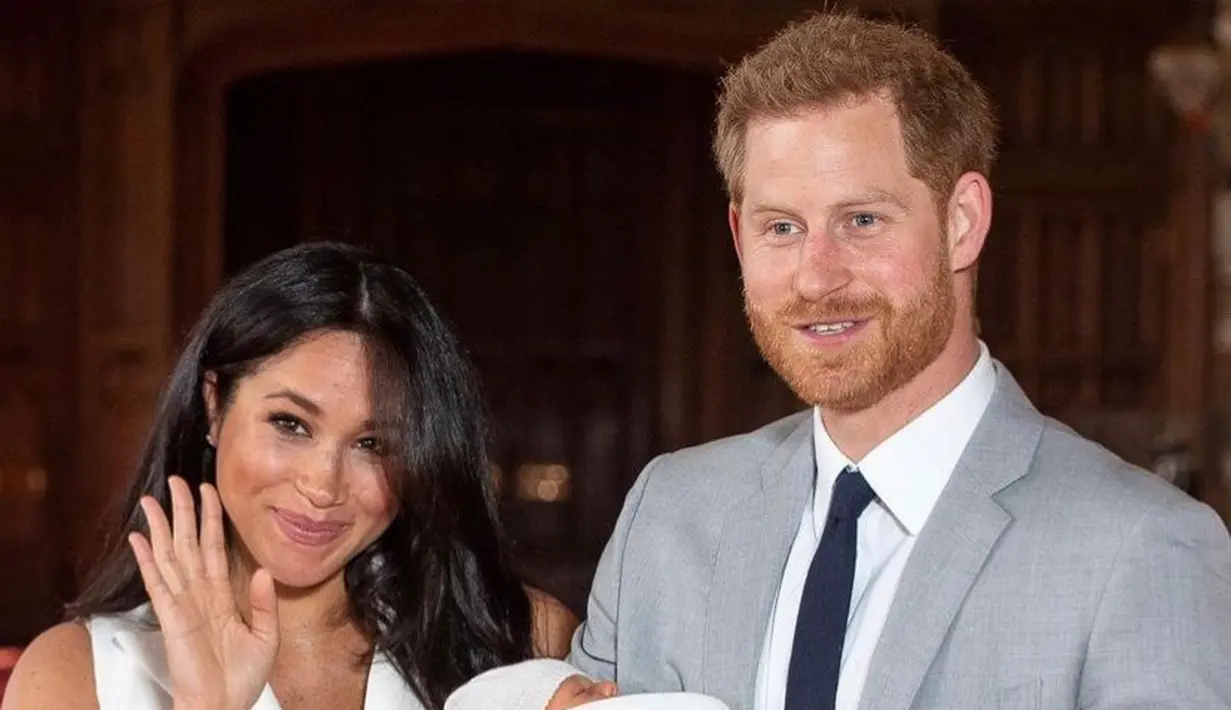 Setelah Pangeran Charles naik takhta gantikan posisi Ratu Elizabeth II, anak-anak Harry dan Meghan Markle kini dapat gelar pangeran dan putri. (Instagram/sussexroyal).