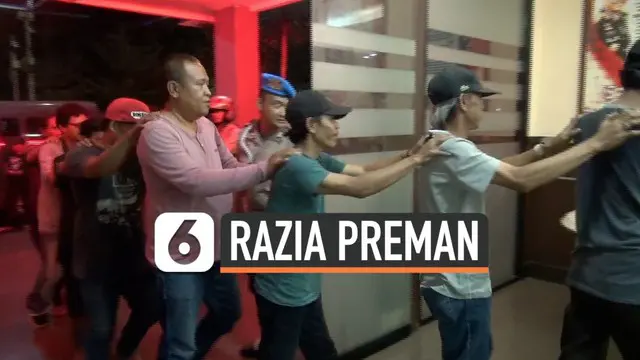Puluhan juru parkir, debt kolektor, dan Pak Ogah diamankan di Mapolrestro Jaksel dalam operasi pemberantasan preman yang dilakukan Polres Metro Jakarta Selatan. Mereka ditangkap di berbagai kawasan di Jaksel.