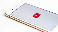 Ilustrasi Youtube (Photo by Sara Kurfeß on Unsplash)