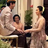 Tujuh Bulanan Kehamilan Pertama Velove Vexia dengan Adat Jawa. [@jusuf_long]