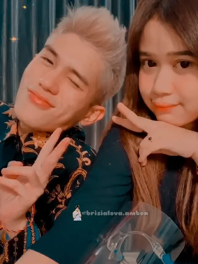 6 Momen Kebersamaan Julian Jacob dan Brisia Jodie Kondangan Bareng