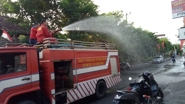 Penyemprotan Disinfektan