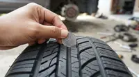 Trik Koin di Kembang Ban untuk Cek Ban Masih Aman Dipakai, Kenali Batas Kedalamannya