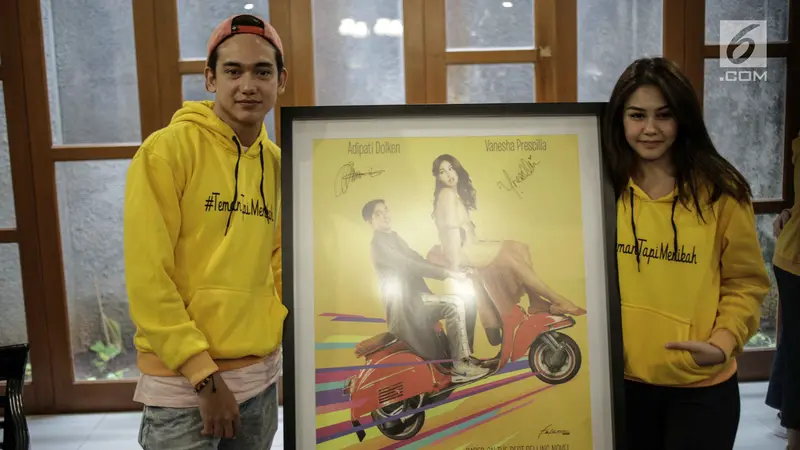 Adipati Dolken Rangkul Mesra Vanesha Prescilla