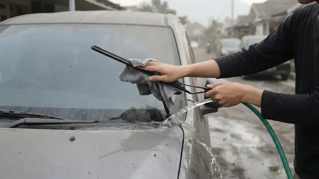Cara Membersihkan Kendaraan dari Abu Vulkanik