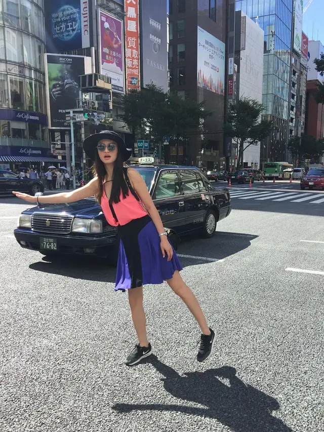[Bintang] Menginjak Usia 33 Tahun, Ini 8 Gaya Raline Shah yang Seperti ABG