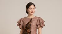Model Batik Brokat Kombinasi Lengan Ruffle Modern/AI