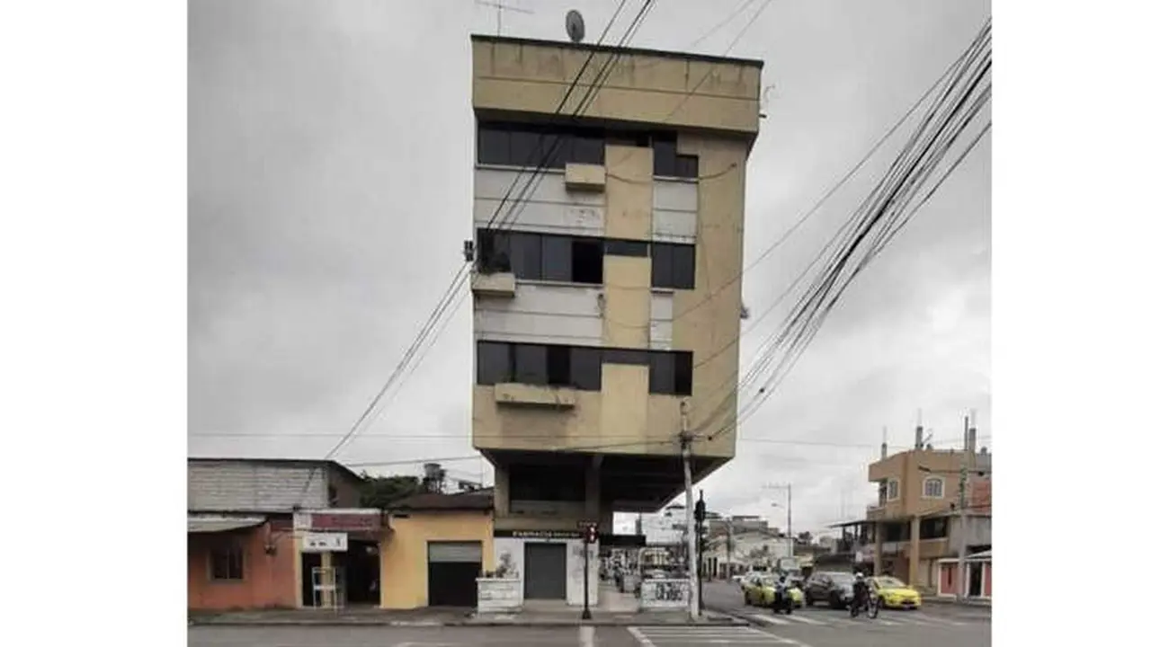 ‘El Inmortal’ (The Immortal), gedung ikonik di Ekuador. (Oddity Central)