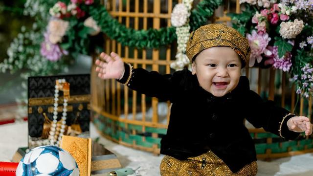 Tedak Siten Anak Via Vallen