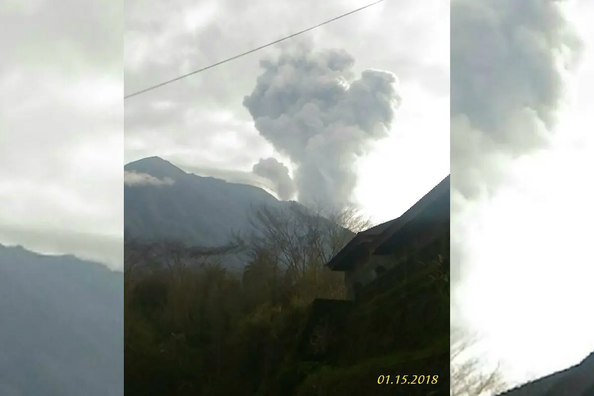 Gunung Agung erupsi lagi