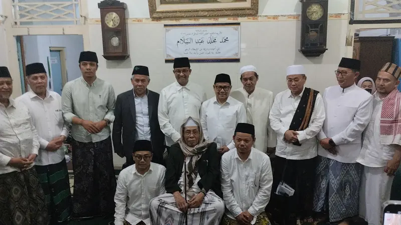 Anies Baswedan dan Cak Imin meminta restu puluhan kiai khos atau kiai sepuh di Jombang, Jatim.
