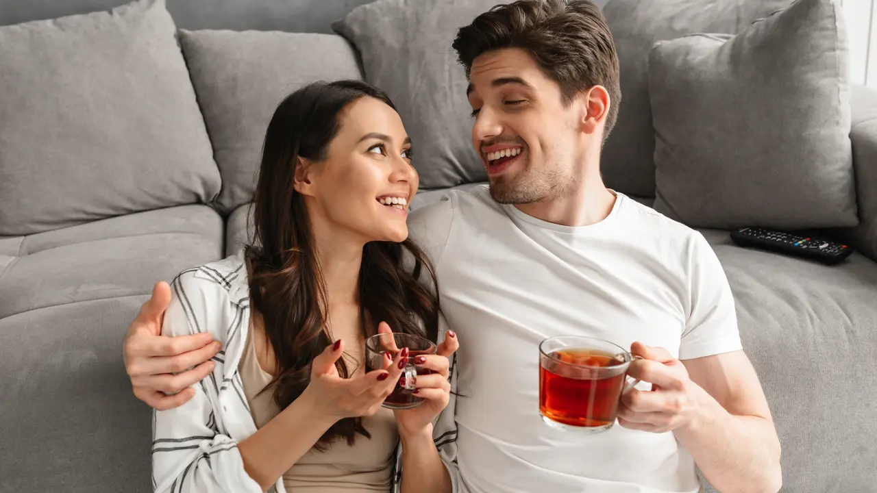 perempuan dan pasangan jan sofa