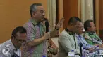 Direktur EMTEK Hendro Tjahyono (kedua kiri) saat menjadi pembicara dalam penyusunan roadmap industrial di Jakarta, Kamis (6/10). Industri kreatif ‎diharapkan membawa ekonomi berkembang cepat dan menyerap tenaga kerja (Liputan6.com/Angga Yuniar) 