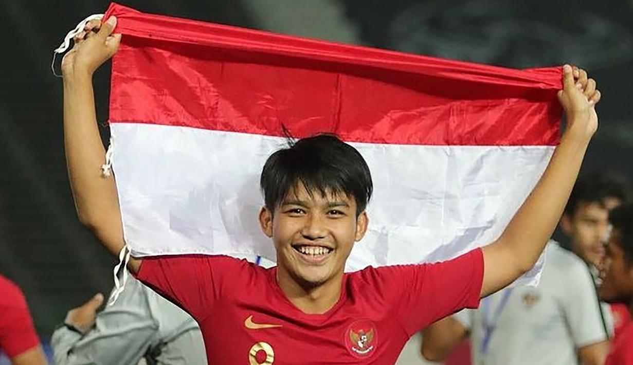 Witan Sulaeman. Pemain FK Radnik Surdulica di Liga Serbia ini adalah andalan di lini tengah dan sudah menjadi langganan Timnas Indonesia, mulai dari U-19 hingga U-22. Bahkan ia sempat ditangani Shin Tae Young dalam pemusatan latihan Timnas U-19 di Kroasia. (Bola.com/Zulfirdaus Harahap)