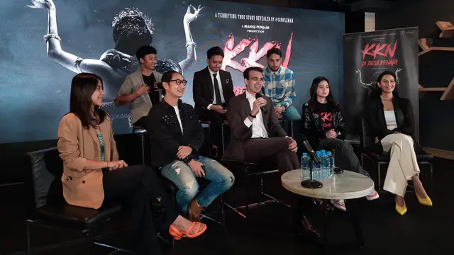 Konferensi pers film KKN di Desa Penari extended version digelar di Jakarta, 22 Juni 2022.