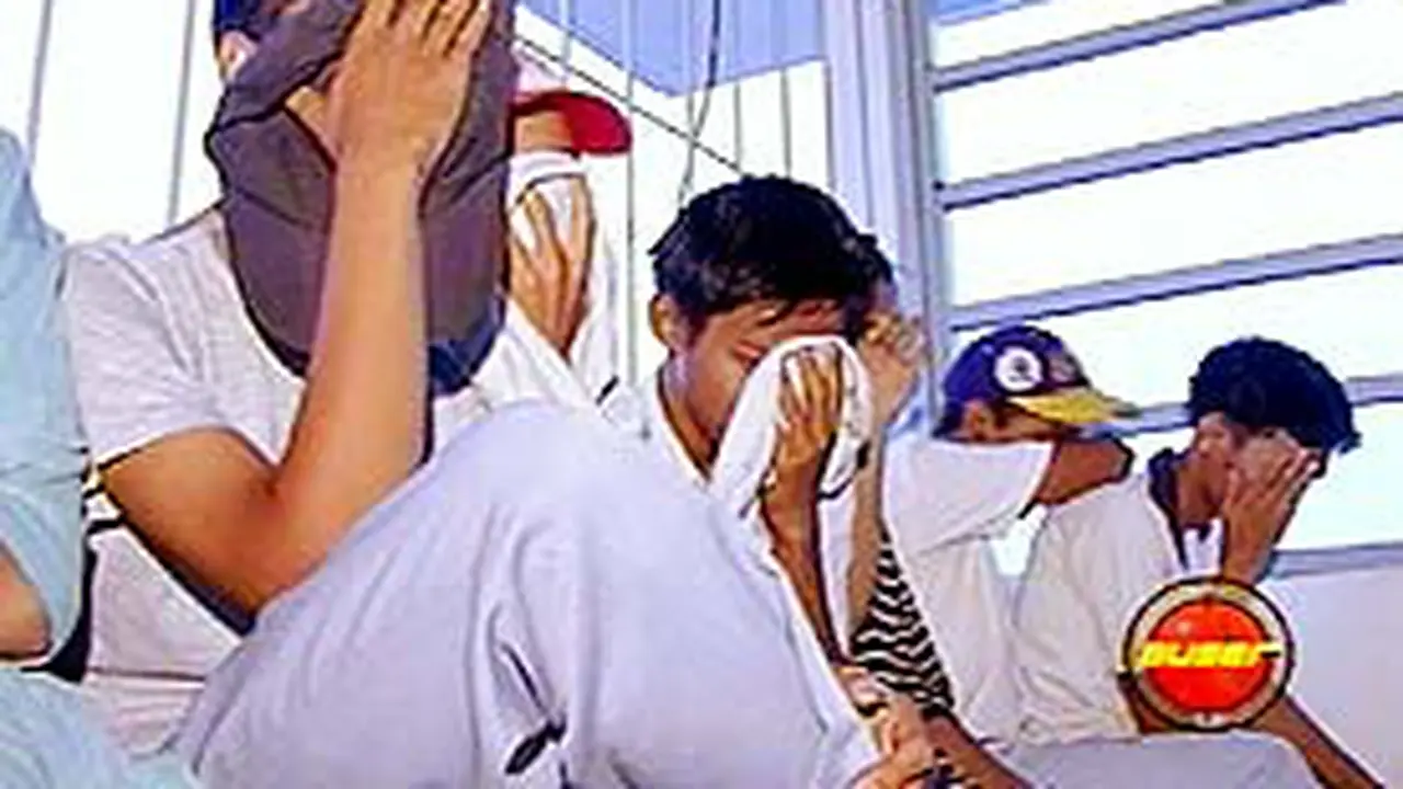 051102bTawuranCelurit.jpg