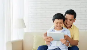 Orangtua Wajib Tahu, Cara Dampingi Anak di Tengah Gempuran Digital
