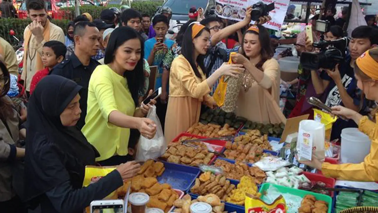Bule jualan takjil