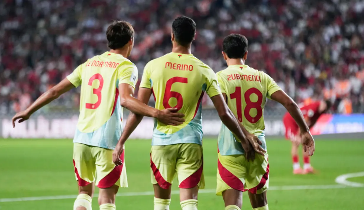 Hasil ini membuat Spanyol meraih enam poin dari dua laga dan kini ada di posisi puncak klasemen Grup E. Sementara itu Turki ada di posisi ketiga dengan raihan tiga poin dari jumlah laga yang sama. (AP Photo/Khalil Hamra)