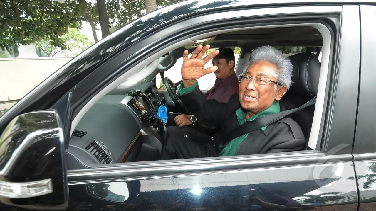 Adnan Buyung Beberkan Keinginan Anas Urbaningrum