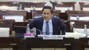 Hal ini diumumkan Ketua Komisi XI DPR RI, M. Misbakhun usai uji kelayakan dan kepatutan para calon Deputi Gubernur Bank Indonesia (BI). Tampak dalam foto, Wakil Menteri Keuangan yang juga Calon Deputi Gubernur Bank Indonesia, Thomas Djiwandono bersiap mengikuti uji kelayakan dan kepatutan di ruang Komisi XI Dewan Perwakilan Rakyat Republik Indonesia di Kompleks Parlemen, Senayan, Jakarta, Senin (26/1/2026). (Merdeka.com/Arie Basuki)