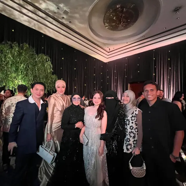 6 Potret Tamu Undangan di Resepsi Pernikahan Thariq dan Aaliyah, Dihadiri Pejabat