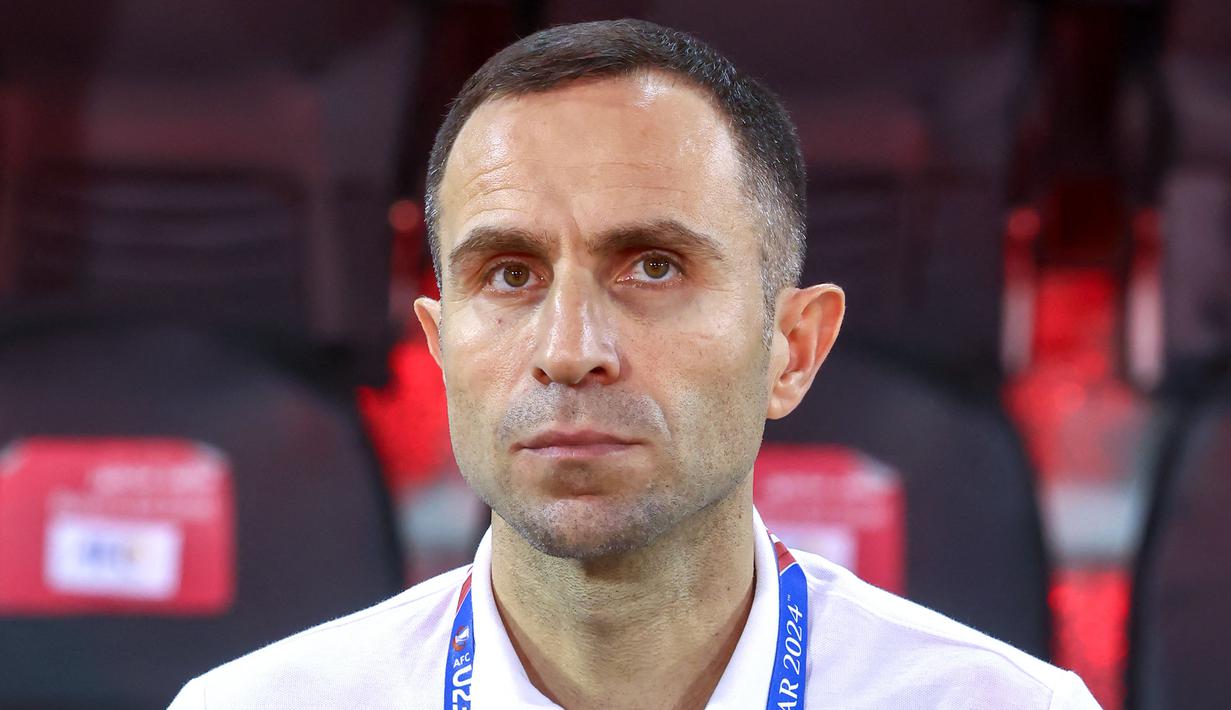 Nama Timur Kapadze semakin santer digadang-gadang akan menjadi pelatih baru Timnas Indonesia. (AFP/KARIM JAAFAR)