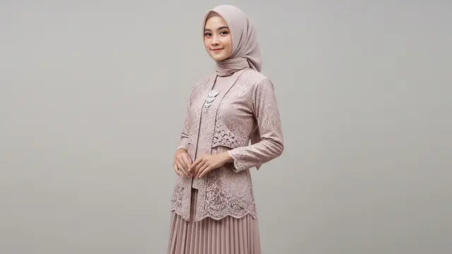 Inspirasi Model Kebaya Modern dengan Rok Plisket di 2025