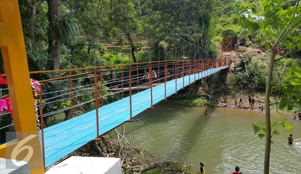 Lokasi Jembatan Asa ke-8 yang berada Desa PAO Kec.Tombolopao Kab.Gowa, Sulawesi Selatan, Minggu (20/3). Peresmian dilakukan oleh GM Planning Schedulling and Research Development SCTV, Doni Arianto. (Liputan6.com/dok SCTV)