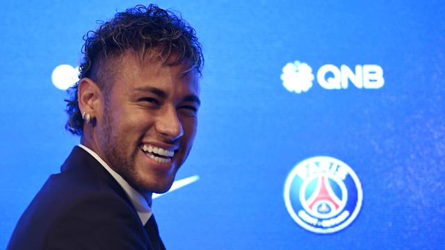 FOTO: Tiba di Markas PSG, Neymar Tampak Gembira