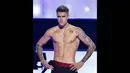 Justin Bieber menanggalkan semua pakaiannya di acara "Fashion Rocks", New York, (9/9/14). (Theo Wargo/Getty Images for Three Lions Entertainment/AFP)