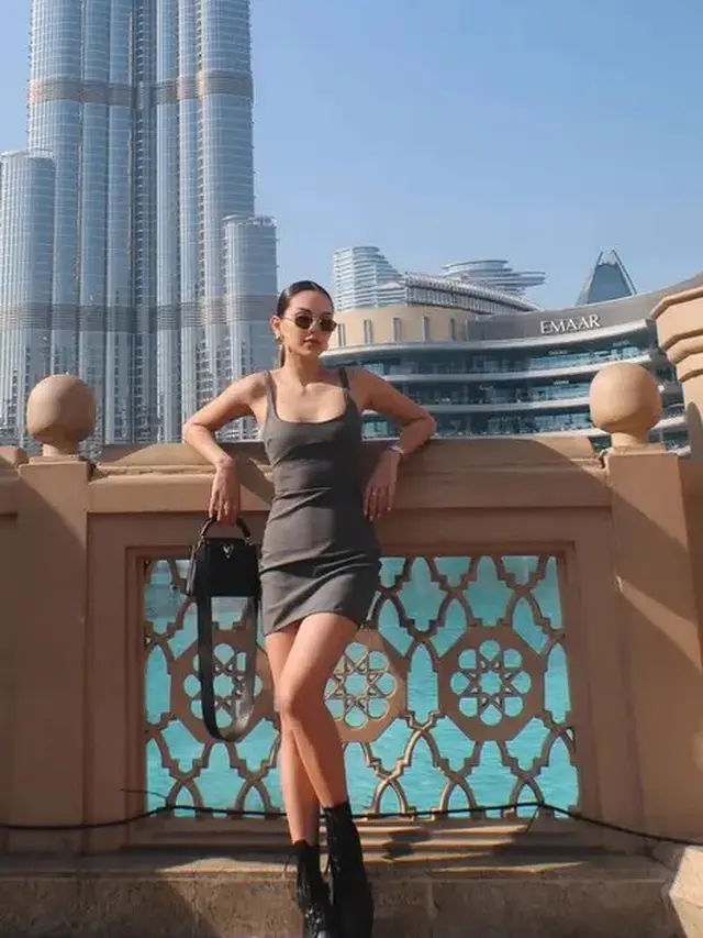 Gaya Artis Liburan ke Dubai.