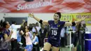 Pevoli Jawa Barat, Yolla Yuliana bersorak saat meraih poin pada laga final PON XIX melawan Jawa Timur di Gelora Sabilulungan Si Jalak Harupat, Kab Bandung, Rabu (28/9). Jawa Barat unggul tiga set 25-16, 25-17, 25-21. (Liputan6.com/Helmi Fithriansyah)