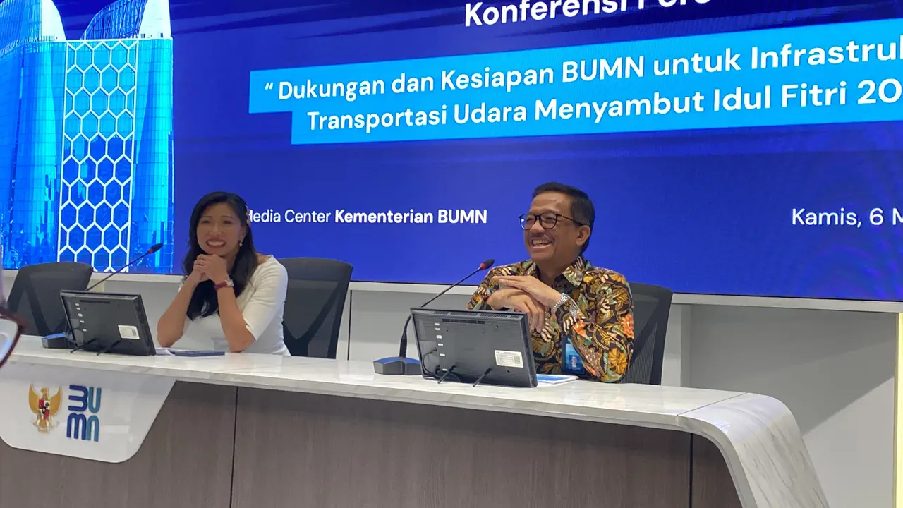 Direktur Niaga Garuda Indonesia, Ade R. Susardi.