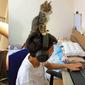 6 Tingkah Kucing di Atas Kepala Ini Bikin Elus Dada, Latih Kesabaran (sumber: 1cak Twitter/justkiddink_png)
