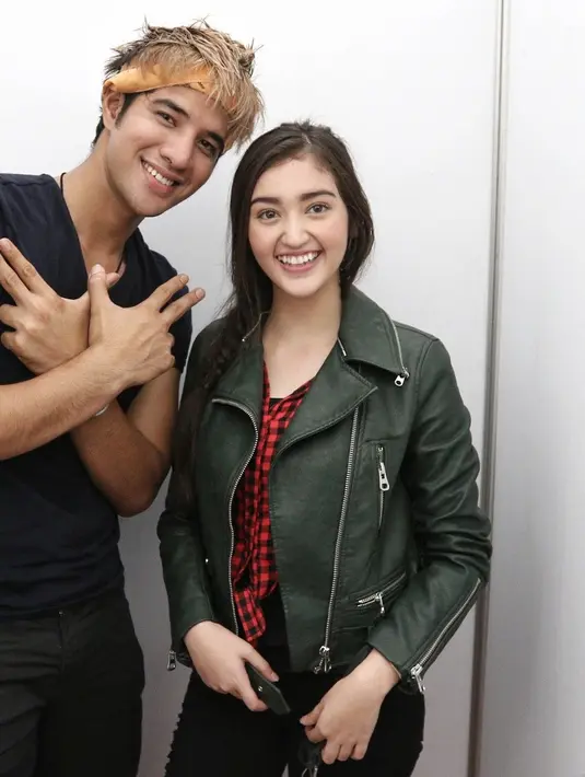 Bermain dalam satu rumah produksi dalam satu judul, Ammar mengaku sebagai bonus. Bahkan kedua pasangan kekasih itu tidak perlu lagi adaptasi dalam membangun chemistry. (Adrian Putra/Bintang.com)
