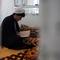 Seorang Muslim membaca Al-Quran di masjid selama Itikaf, sepuluh hari terakhir bulan Ramadan di Kabul (16/5/2020). Itikaf sangat penting bagi umat Islam karena keyakinan bahwa Nabi Muhammad lebih sering memanfaatkan momentum tersebut untuk mendekatkan diri dengan sang pencipta. (AP Photo/Rahmat Gul)