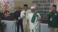 Pasangan Ridwan Kamil - Uu Ruzhanul Ulum mendaftar ke KPUD Jabar (Liputan6.com/ Kukuh Saokani)