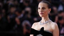 Natalie Portman tiba untuk pemutaran film "Arco" di Festival Film Cannes ke-78 di Cannes, Prancis selatan, pada 16 Mei 2025. (Valery HACHE/AFP)