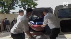 Siti berlian, istri pensiunan polisi ditemukan meninggal dunia sendirian di kamar rumahnya, jalan Kancil Putih Kelurahan Demang Lebar Daun Kecamatan Ilir Barat Satu Palembang.