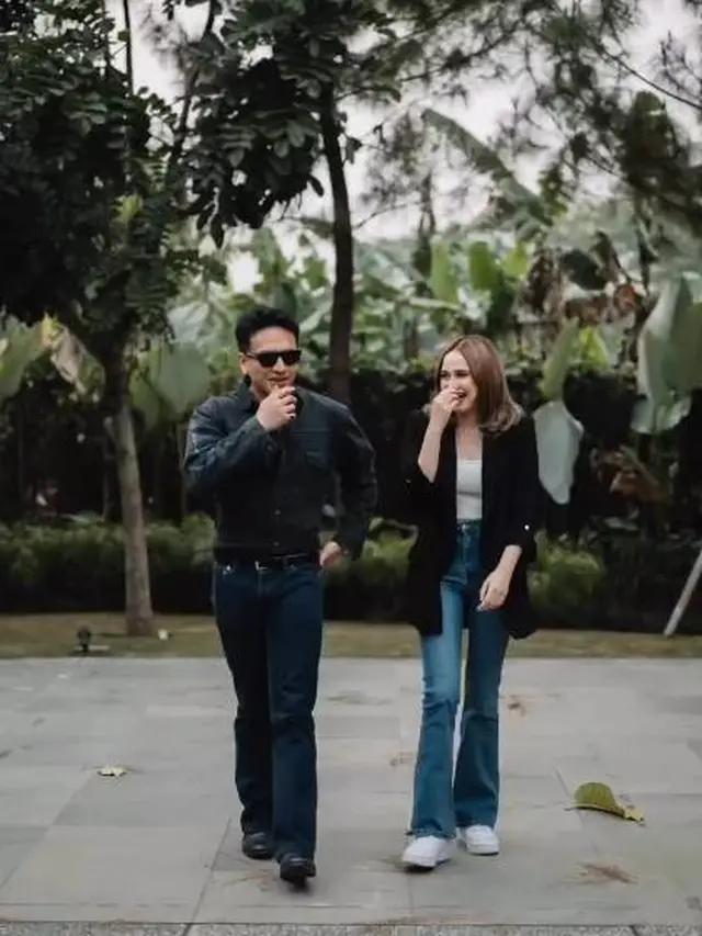 Aduk Akting Bareng, Ini 7 Pemotretan Syifa Hadju dan Jefri Nichol yang Serasi