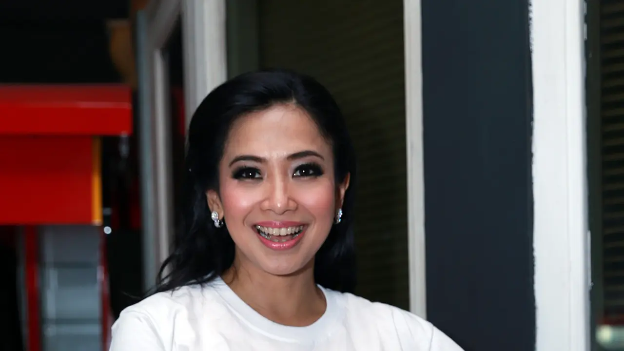 [Bintang] Feni Rose