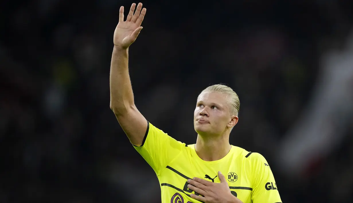 Penampilan Erling Haaland memang tampak jomplang di Liga Champions dimana iya baru berhasil mencetak satu gol dari dua laga di Liga Champions. Sementara di Liga Jerman ia telah mencetak 9 gol dari enam pertandingan. (AP/Peter Dejong)
